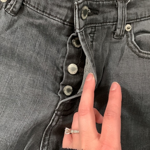 Free People jeans with fishnet inserts - Picture 6 of 9